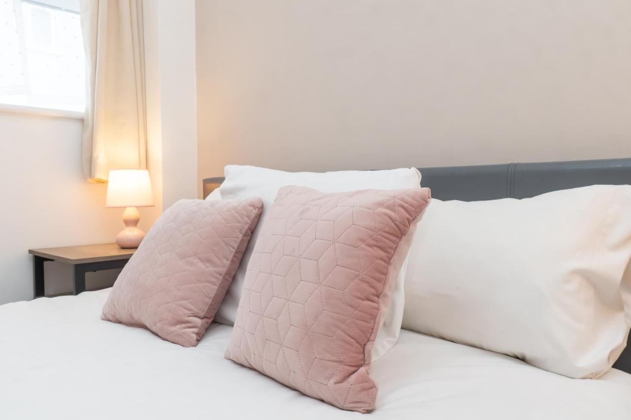 Spacious 2 Bed Southville Flat Near Harbourside ブリストル エクステリア 写真